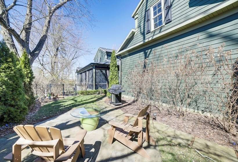 Downtown Douglas Home W/ Kayaks Near Oval Beach