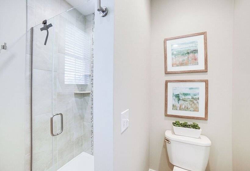 Downtown Douglas Home W/ Kayaks Near Oval Beach