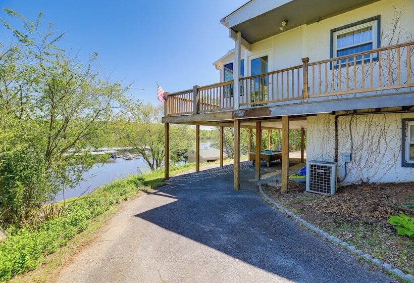 Kingsport  Boone Lake Hideaway  W/ Deck & Views!
