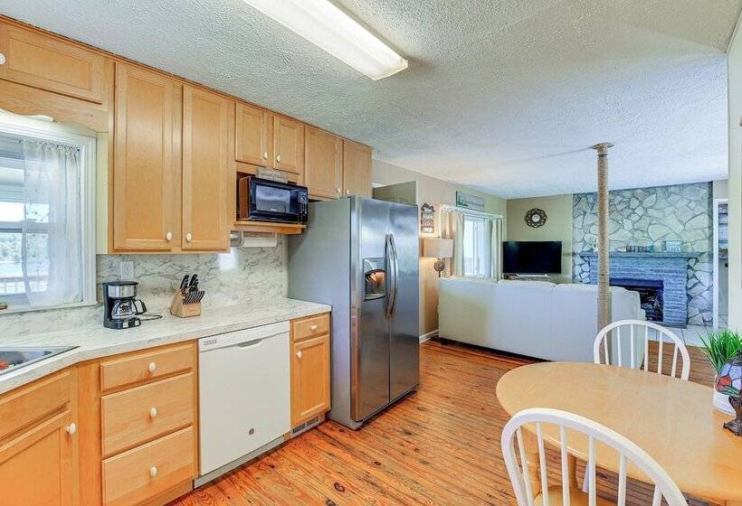 Kingsport  Boone Lake Hideaway  W/ Deck & Views!