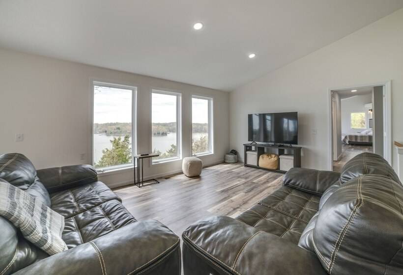 Deck W/ Lake Barkley Views: Spacious Family Home!