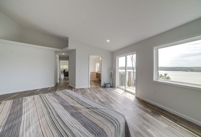 Deck W/ Lake Barkley Views: Spacious Family Home!