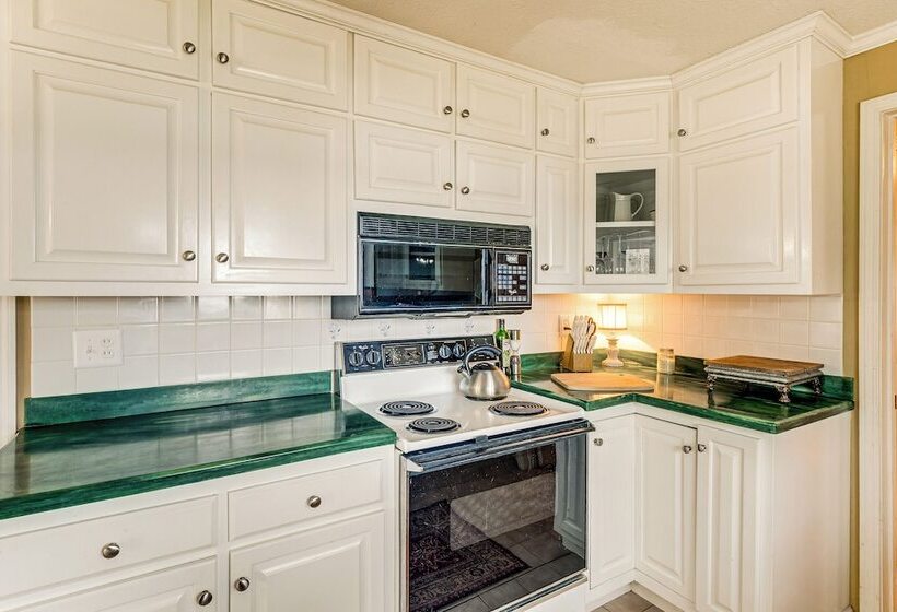 Lakefront Leesburg Home W/ Private Dock & Ramp!