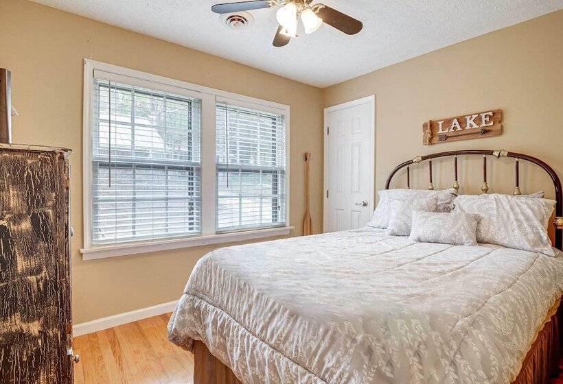 Lakefront Leesburg Home W/ Private Dock & Ramp!