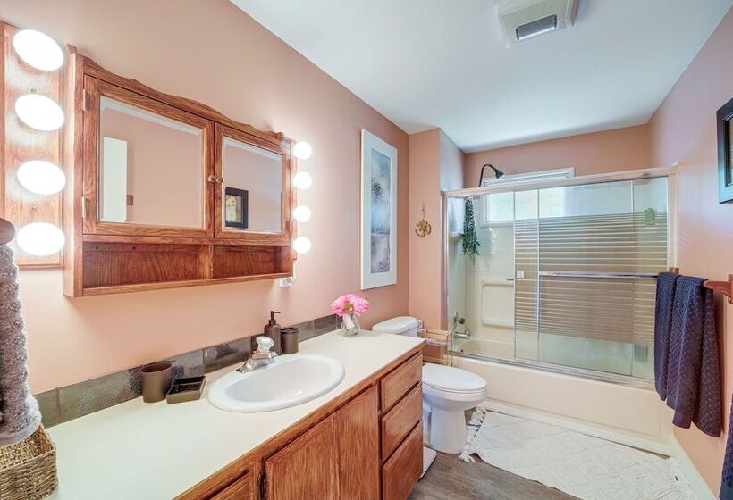 Lakefront Oroville Paradise: Private Beach & Dock!