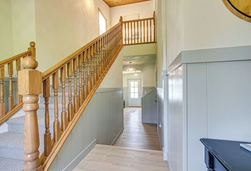 Lakefront Wisconsin Getaway: Fish, Boat, Relax!