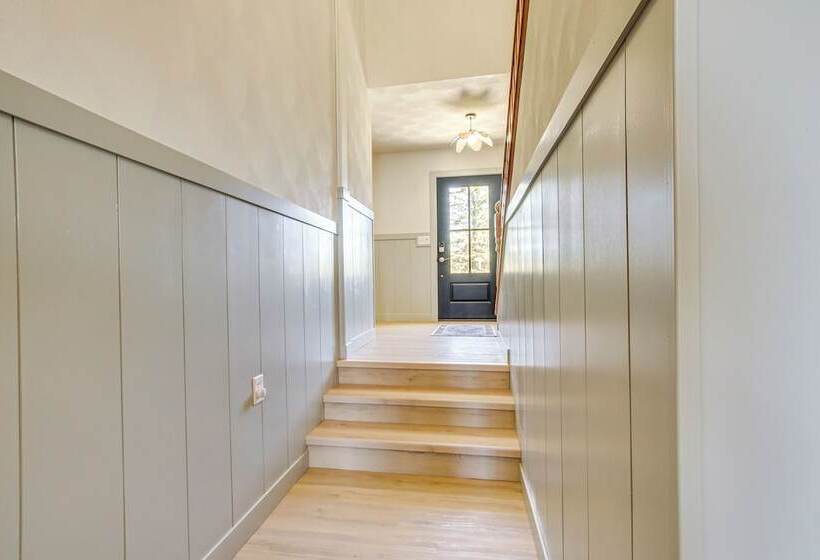 Lakefront Wisconsin Getaway: Fish, Boat, Relax!