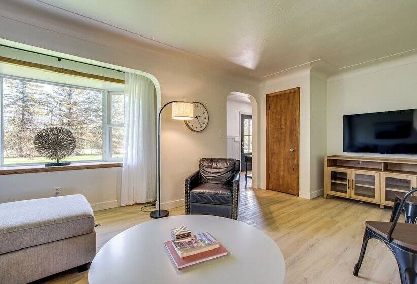 Lakefront Wisconsin Getaway: Fish, Boat, Relax!