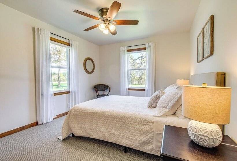 Lakefront Wisconsin Getaway: Fish, Boat, Relax!