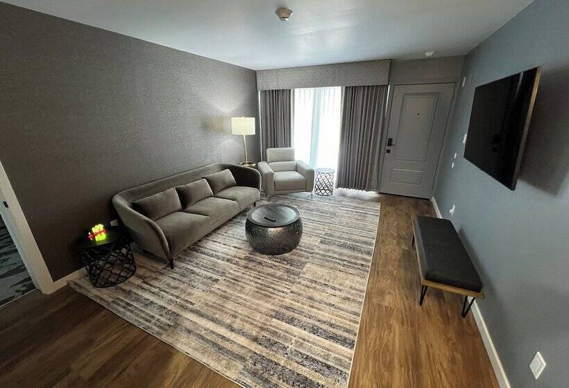 Lighthouse Suites