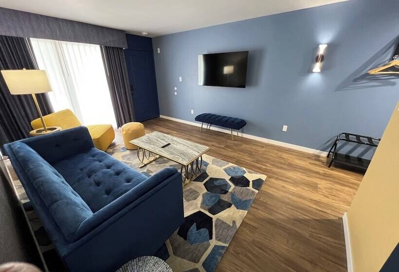Lighthouse Suites