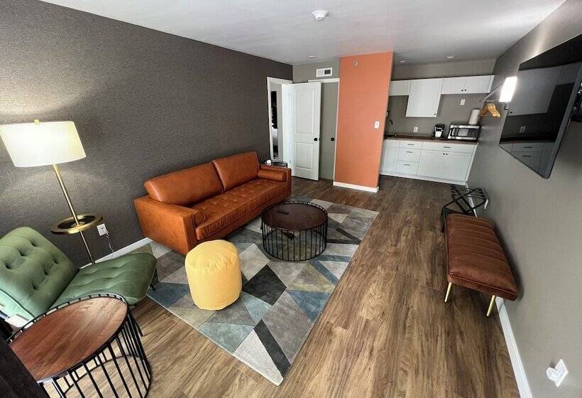 Lighthouse Suites
