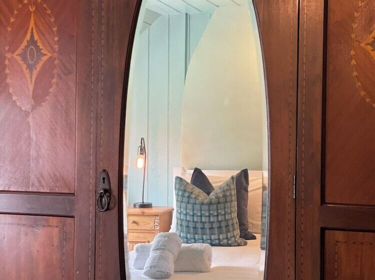 Lovely 2 Bed Cottage In St Brides, Pembrokeshire