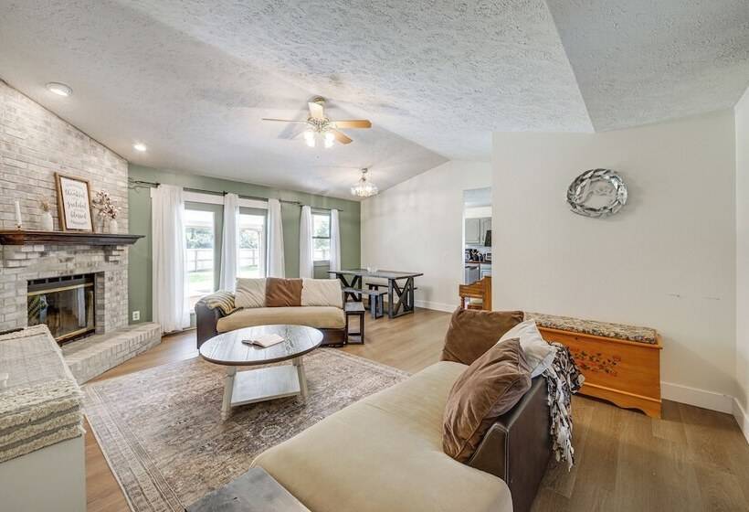 Lovely Terre Haute Home W/ Private Yard & Hot Tub!