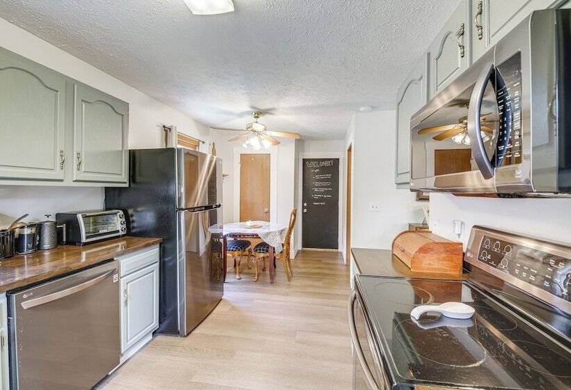 Lovely Terre Haute Home W/ Private Yard & Hot Tub!