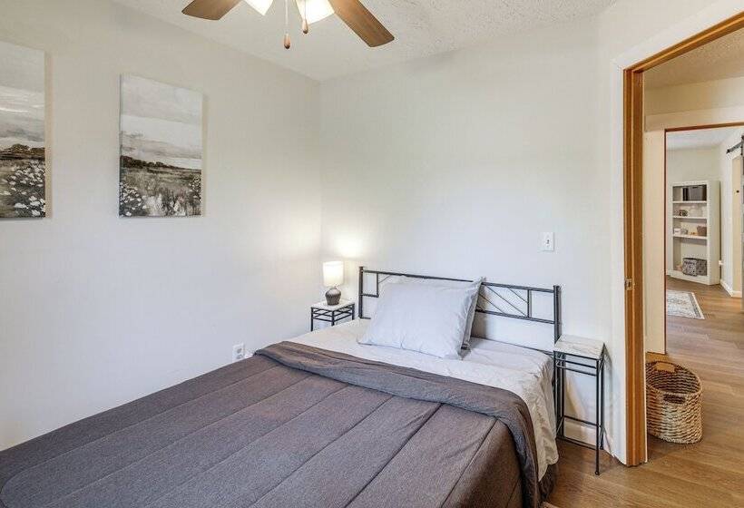 Lovely Terre Haute Home W/ Private Yard & Hot Tub!