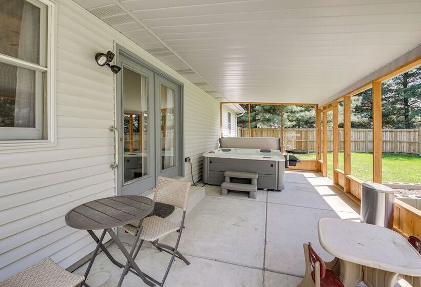 Lovely Terre Haute Home W/ Private Yard & Hot Tub!