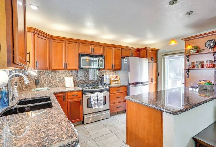 Lovely Tustin Home W/ Outdoor Kitchen: 3 Mi To Zoo
