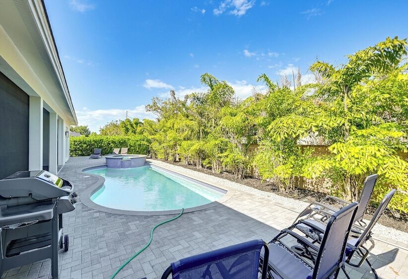 Marco Island Home W/ Pool & Hot Tub Near Beaches!