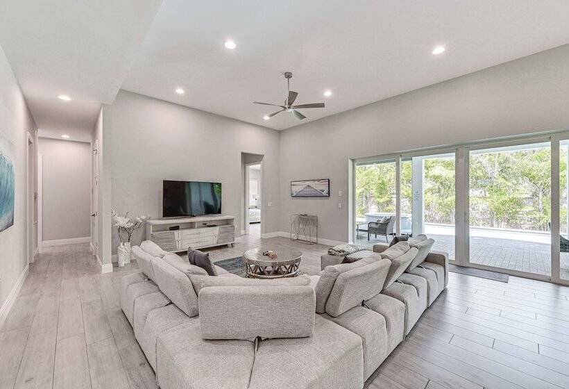 Marco Island Home W/ Pool & Hot Tub Near Beaches!