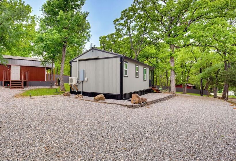 Mead Cabin: 2 Blocks To Willow Springs Marina