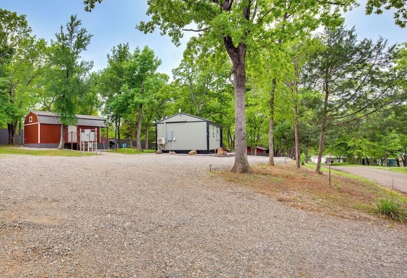 Mead Cabin: 2 Blocks To Willow Springs Marina