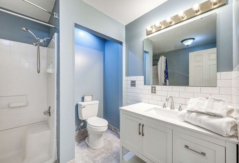 Milledgeville Home W/ Game Room & Private Dock!