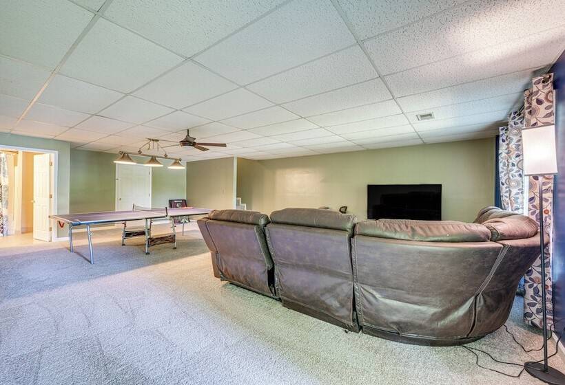 Milledgeville Home W/ Game Room & Private Dock!