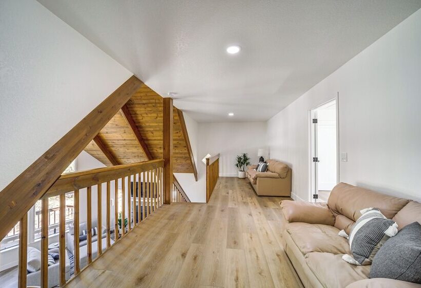 Modern Cabin In Munds Park: Family Friendly!