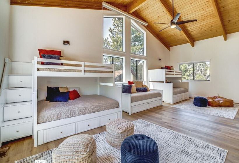 Modern Cabin In Munds Park: Family Friendly!