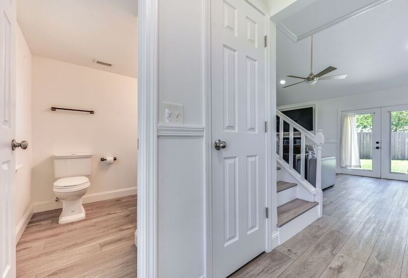 Modern Jacksonville Home   Close To River!