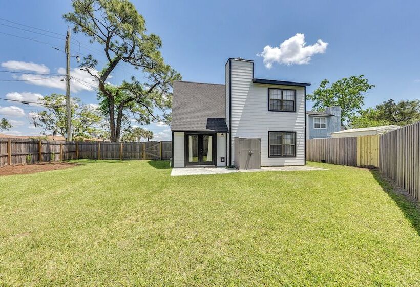 Modern Jacksonville Home   Close To River!