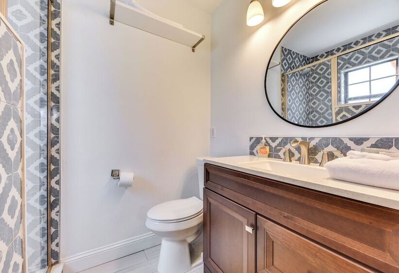 Modern Jacksonville Home   Close To River!