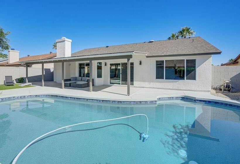 Home Near Spring Training & State Farm Stadium!