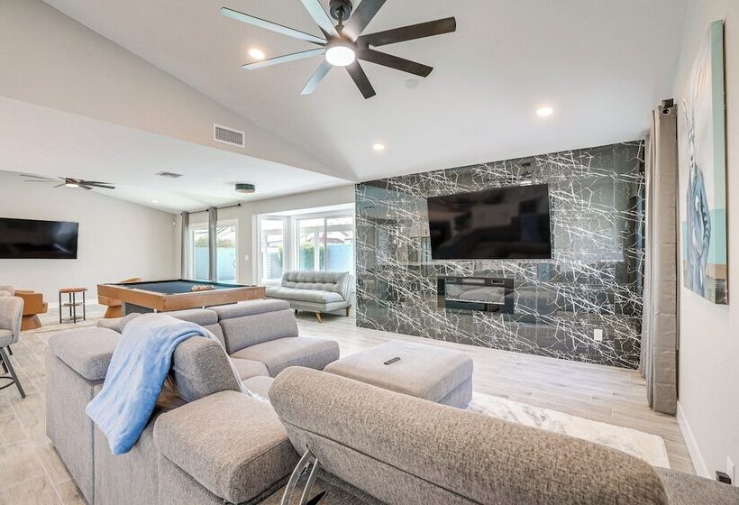 Home Near Spring Training & State Farm Stadium!