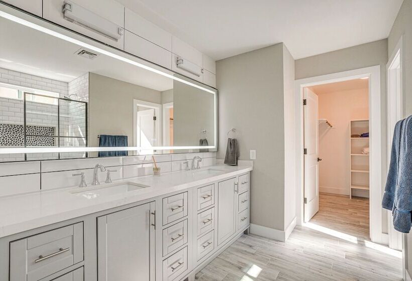 Home Near Spring Training & State Farm Stadium!