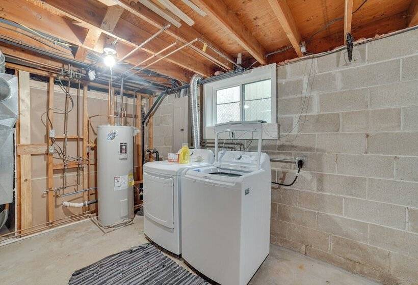 Modern Urbana Home: 2 Mi To University Of Illinois