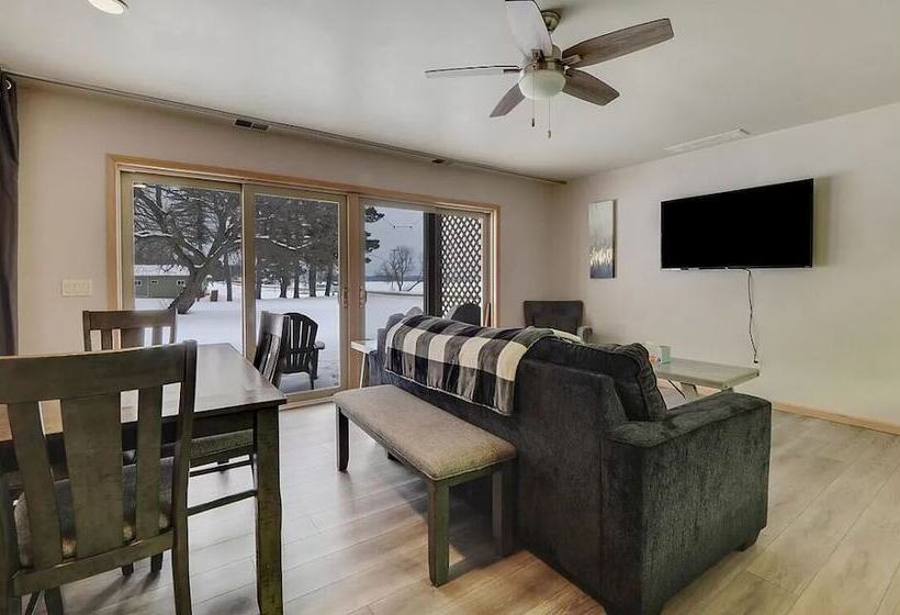 Мотель South Arm Retreats Combined 2br Lakeview