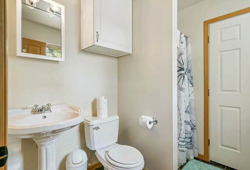 Мотель South Arm Retreats Combined 2br Lakeview