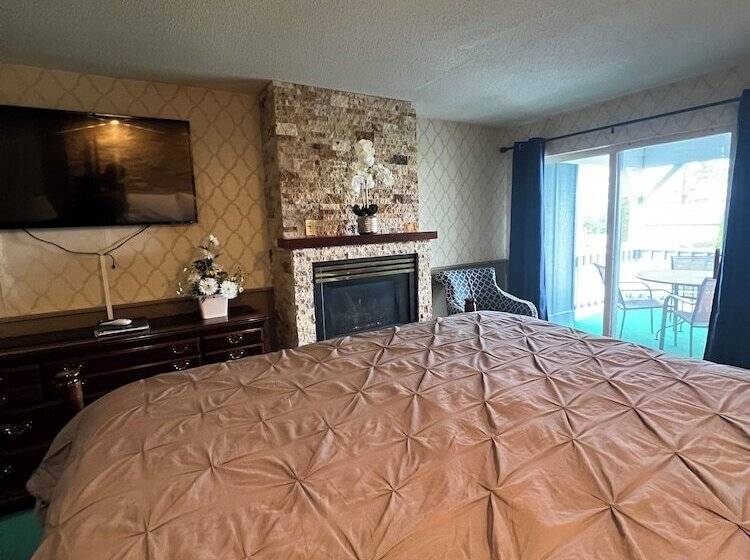 מוטל Webb S Year Round Resort