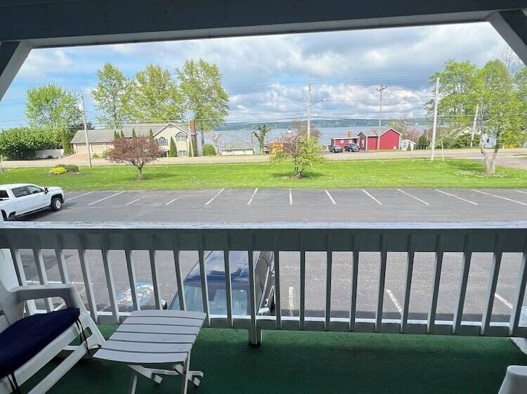 מוטל Webb S Year Round Resort