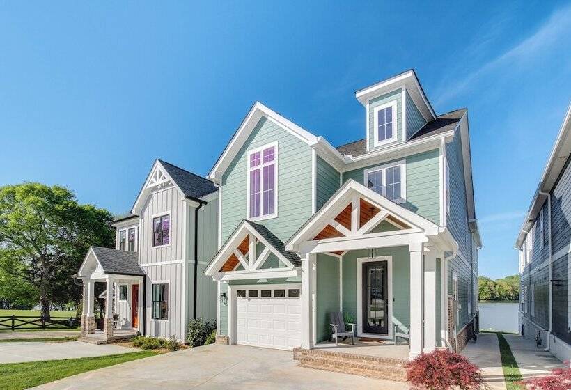 Paradise Found  Lake House On Waterfront!