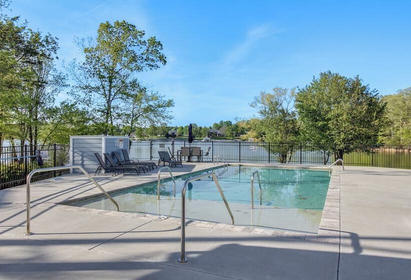 Paradise Found  Lake House On Waterfront!