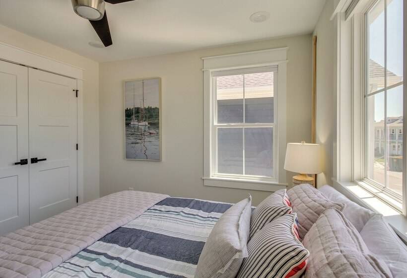 Paradise Found  Lake House On Waterfront!