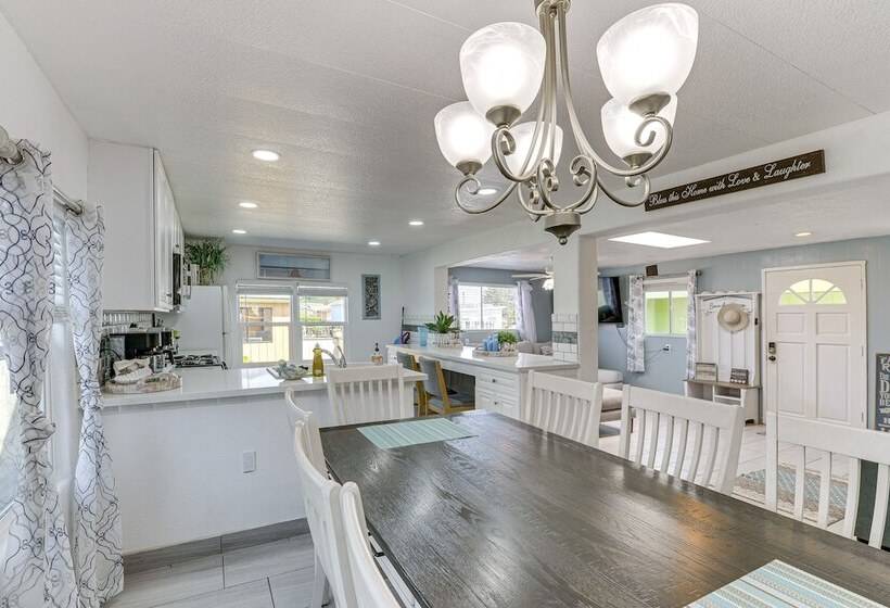 Peaceful Eureka Beach Cottage W/ 30 Foot Dock