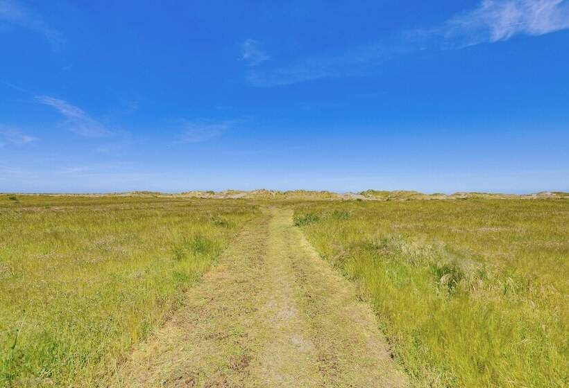 Peaceful Eureka Beach Cottage W/ 30 Foot Dock