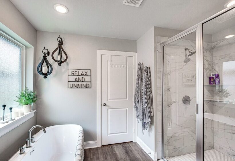 Peaceful Flint Home, Close To Lake Palestine!