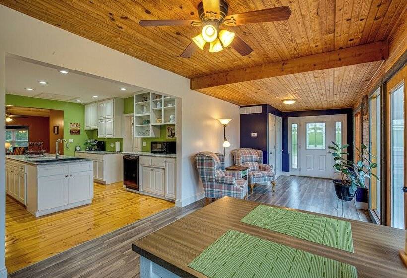 Peaceful Perry Home W/ Patio   Pets Welcome!