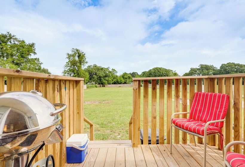 Pensacola Home On 1 Acre W/ Large Yard & Grill!