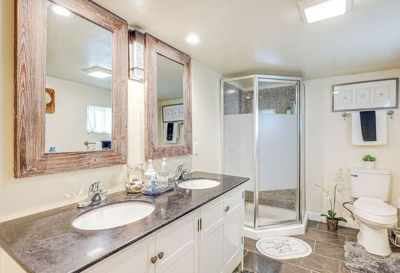 Pensacola Home On 1 Acre W/ Large Yard & Grill!